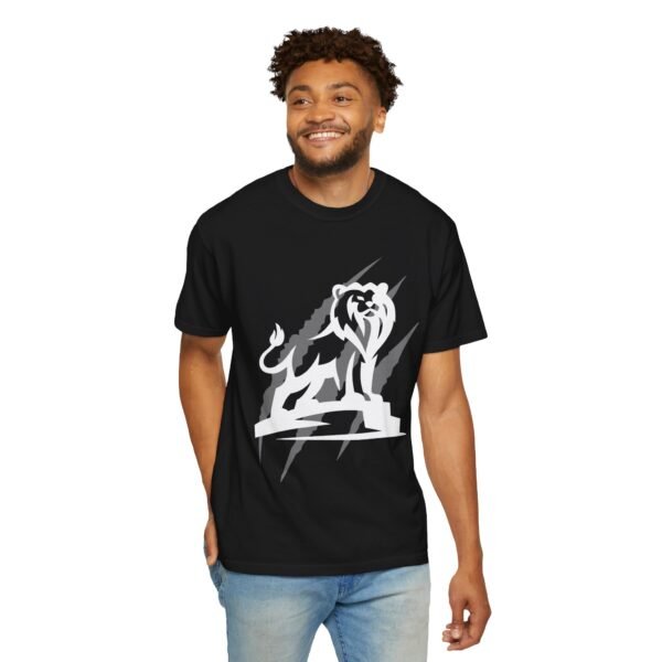 Men Garment-Dyed T-shirt Lion’s Power